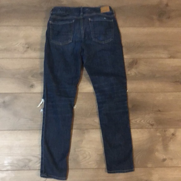 American Eagle Dark Wash Distressed Button Fly Tomgirl Jeans Size 0 - Picture 5 of 9